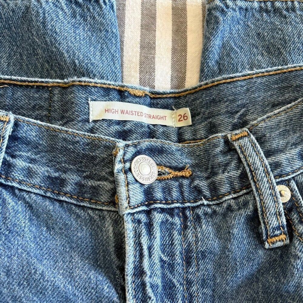 Levi’s High Waisted Straight Jeans Size 26 - Picture 4 of 8